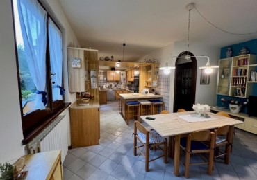 Casa Bi-Trifamiliare in vendita a Pietrasanta