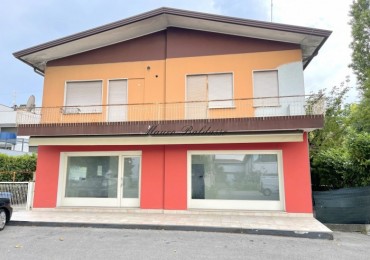 Immobile Commerciale - Locale in vendita a Susegana