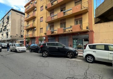 Negozio in affitto a Messina