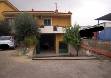 Magazzino in vendita a Saviano