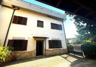 Villa - Villetta in vendita a Campi Bisenzio