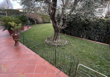 Villa - Villetta in vendita a Campi Bisenzio