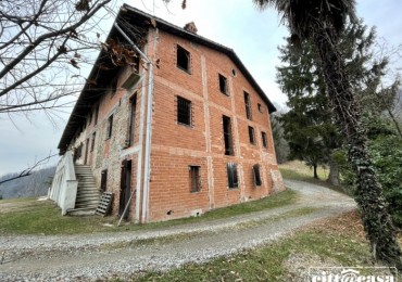 Cascina - Tenuta in vendita a Casalborgone