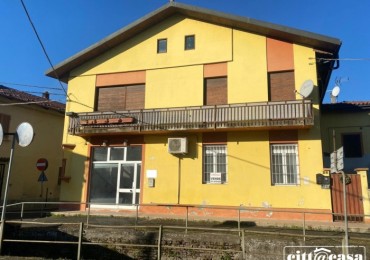 Immobile Commerciale - Locale in vendita a Lauriano