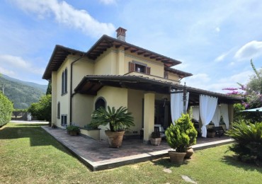 Villa - Villetta in vendita a Massa