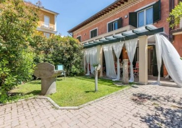 Casa Bi-Trifamiliare in vendita a Pietrasanta