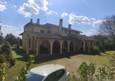 Villa - Villetta in vendita a Carmignano