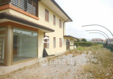 Casa Indipendente in vendita a Colle Umberto