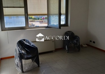 Ufficio in vendita a Este