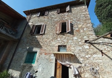 Rustico - Casolare - Colonica in vendita a Camaiore