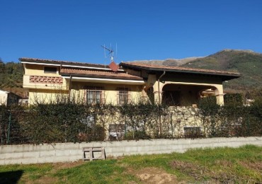 Rustico - Casolare - Colonica in vendita a Camaiore