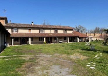 Cascina - Tenuta in vendita a Castelnuovo Bocca d'Adda