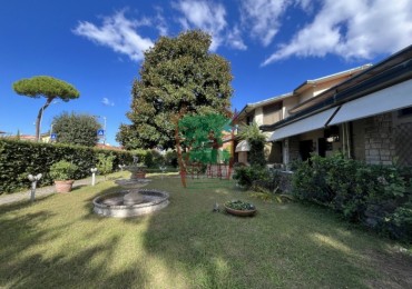 Villa - Villetta in vendita a Viareggio