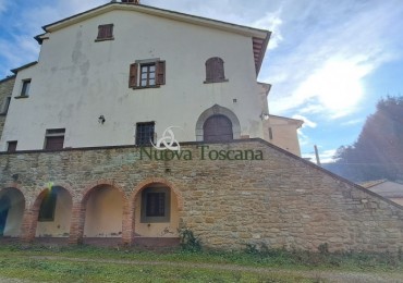 Casale - Masseria - Podere in vendita a Arezzo