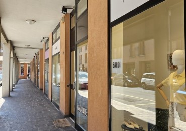 Negozio in vendita a Paderno Dugnano