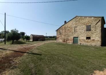 Casale - Masseria - Podere in vendita a Fano