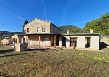 Casa Indipendente in vendita a Fossombrone