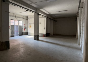 Magazzino in vendita a Bologna