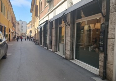 Negozio in affitto a Ravenna